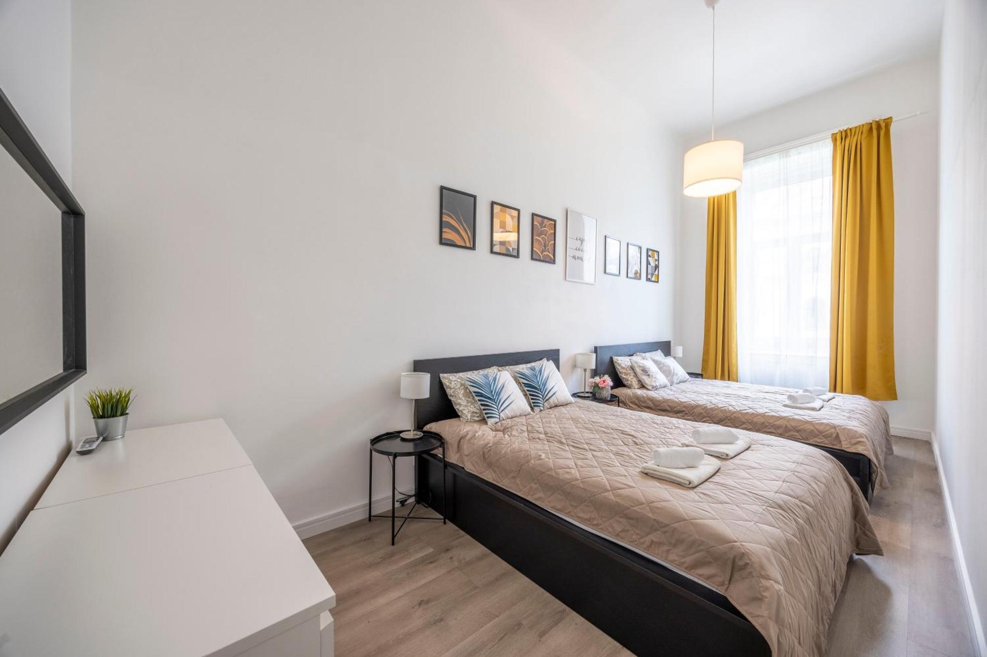 Spacious Cozy Home With 4Bedroom In The Heart Of Bp Budapest Kültér fotó