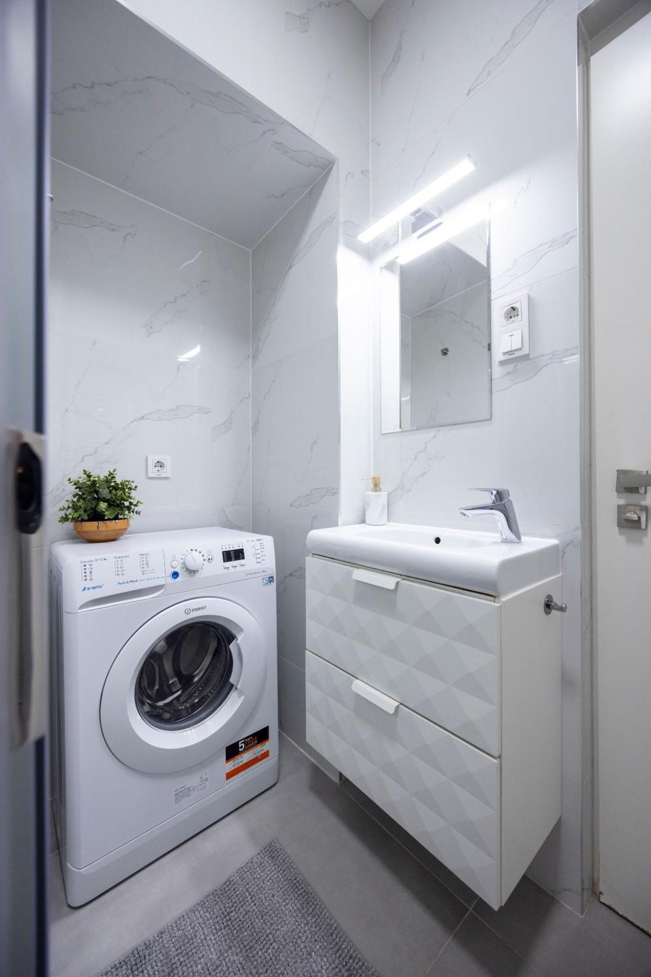 Spacious Cozy Home With 4Bedroom In The Heart Of Bp Budapest Kültér fotó