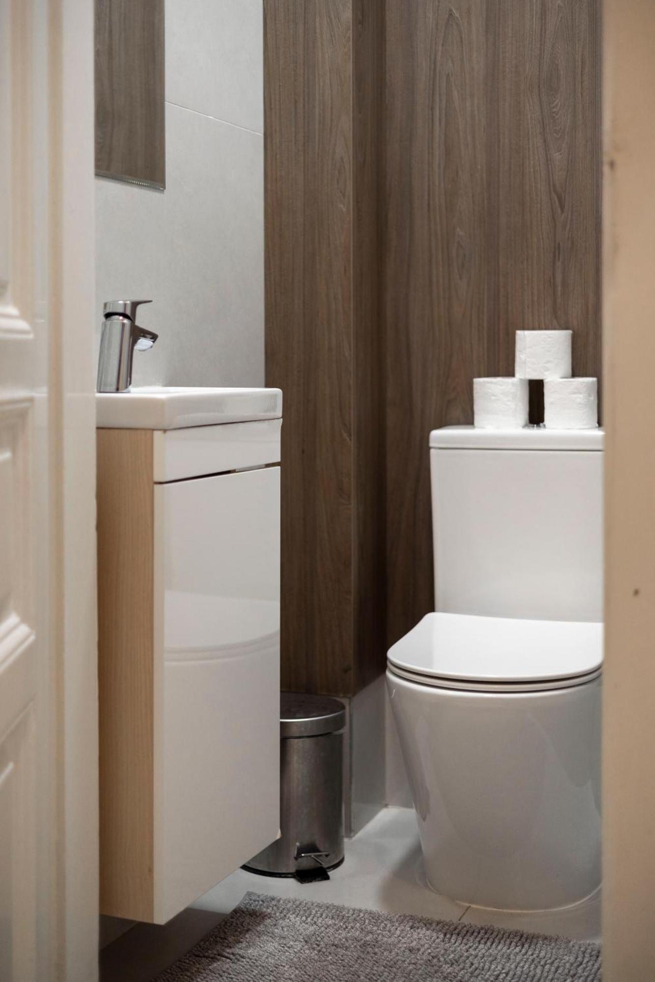 Spacious Cozy Home With 4Bedroom In The Heart Of Bp Budapest Kültér fotó